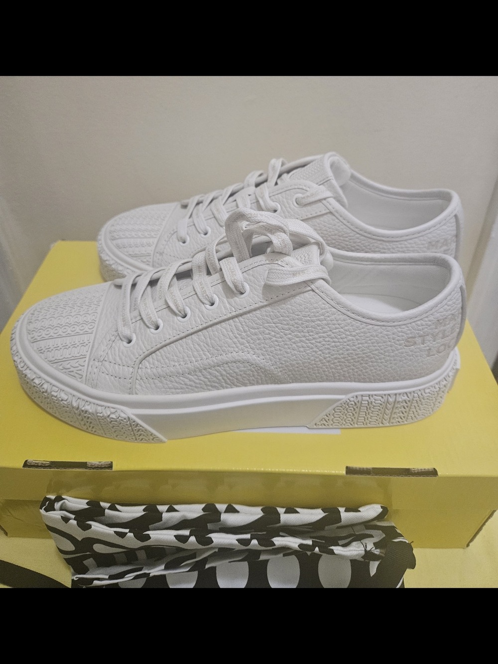 Marc Jacob's Women's  The Leather Sneaker Cotton White Size US9 / EU 39 - Picture 3 of 11
